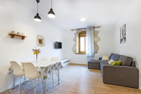 Cozy apartment 10 min from the beach